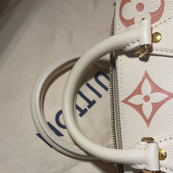 Louis Vuitton Monogram Empreinte Speedy Bandouliere 20 - Picture 9 of 12